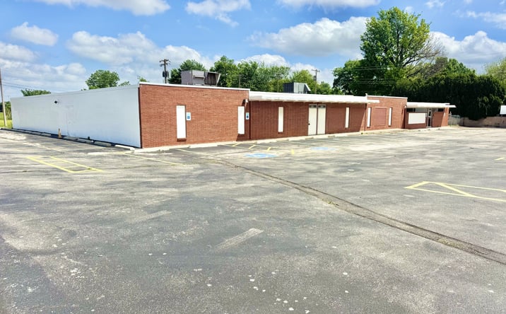 Pictures of Retail property located at 3036 Del View Drive, Del City, OK 73115 for sales - image #1