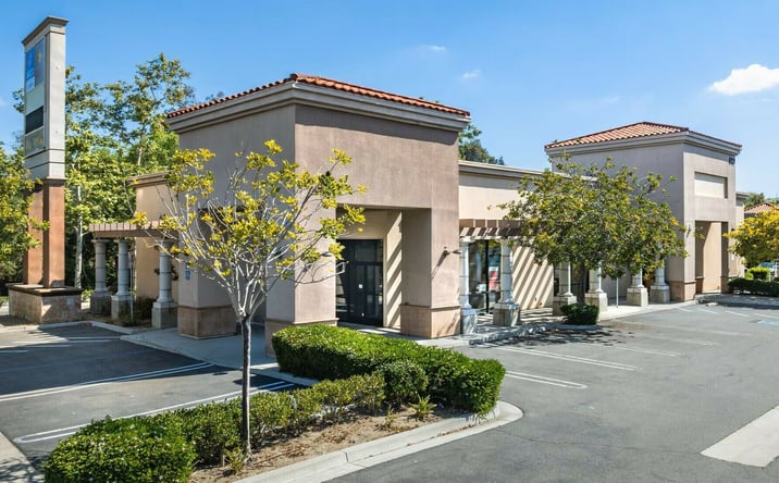 Pictures of Retail property located at 640 HACIENDA DR, VISTA, CA 92081 for sales - image #1