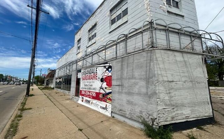 Pictures of Industrial, Office, Retail property located at 1396 W Michigan Avenue, Battle Creek, MI 49037 for sales - image #1