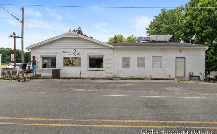 Pictures of Retail property located at 112 N State Street, Freeport, MI 49325 for sales - image #1