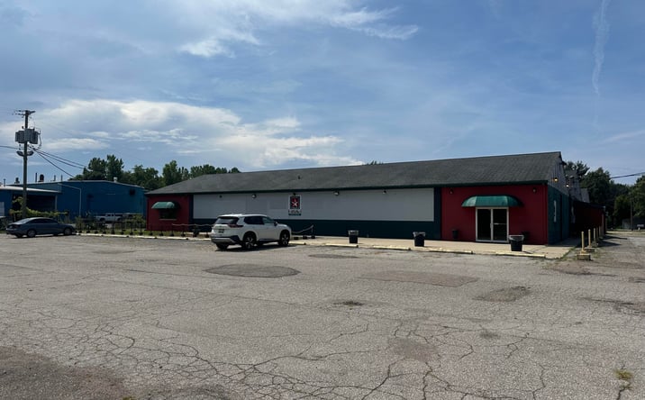 Pictures of Retail property located at 1134 S Crystal Avenue, Benton Harbor, MI 49022 for sales - image #1