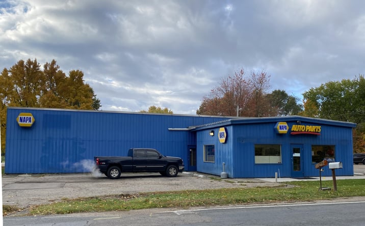 Pictures of Retail property located at 2028 VW Avenue E, Vicksburg, MI 49097 for sales - image #1