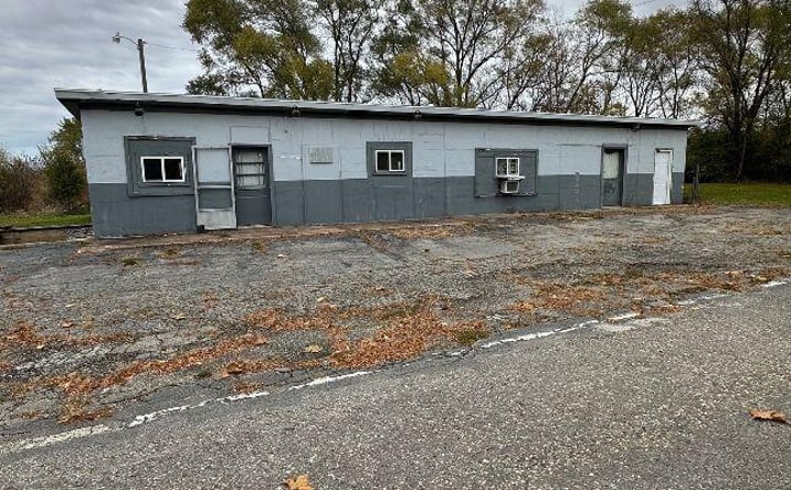 Pictures of Industrial, Retail, Office property located at 4093 King Drive, Sodus, MI 49126 for sales - image #1