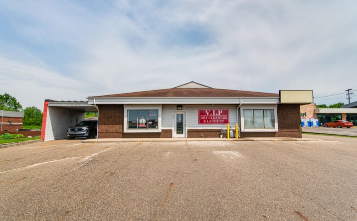 Pictures of Retail, Office, Industrial property located at 845 4 Mile Road NW, Grand Rapids, MI 49544 for sales - image #1