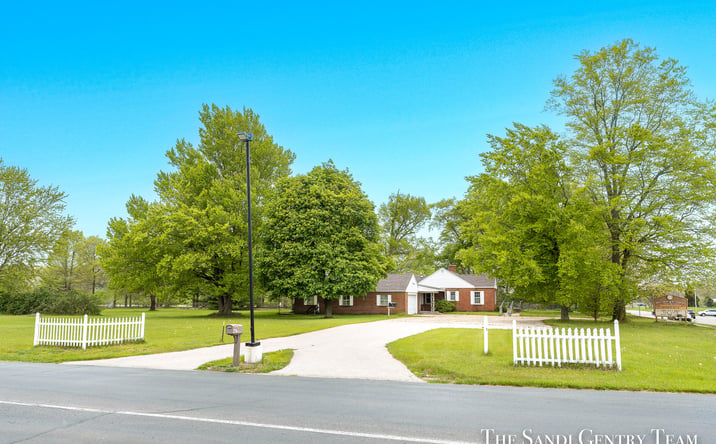 Pictures of Office property located at 4631 S Harvey Street, Norton Shores, MI 49444 for sales - image #1