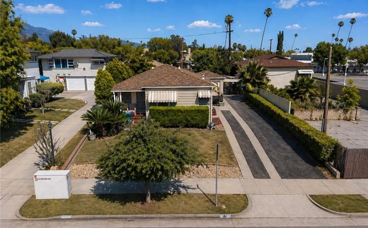 Pictures of Multifamily property located at 44 N Berkeley Avenue, Pasadena, CA 91107 for sales - image #1