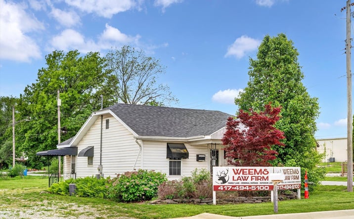 Pictures of Retail property located at 212 W Mt Vernon St, Nixa, MO 65714 for sales - image #1