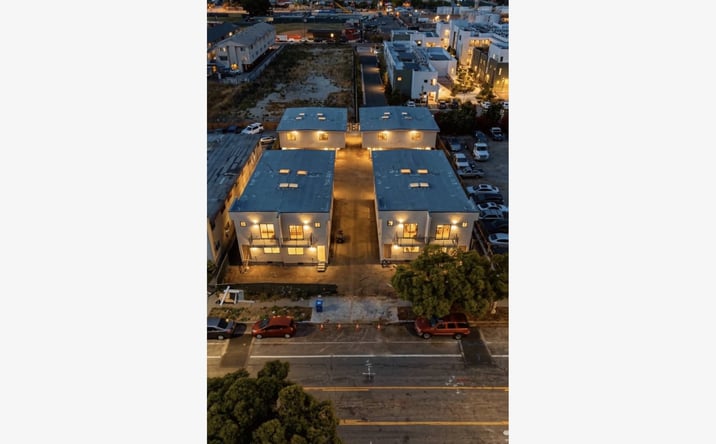 Pictures of Multifamily property located at 906 Lakme Avenue, Los Angeles, CA 90744 for sales - image #1