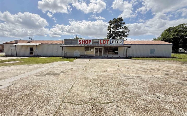 Pictures of Retail, Office, Land property located at 309 Calcasieu Ave Avenue, Lake Arthur, LA 70549 for sales - image #1