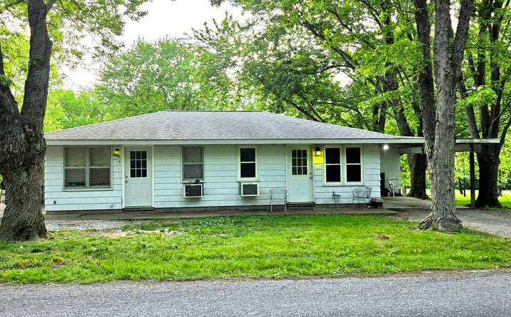 Pictures of Multifamily property located at 6997 Apple Lane, Carbondale, IL 62902 for sales - image #1