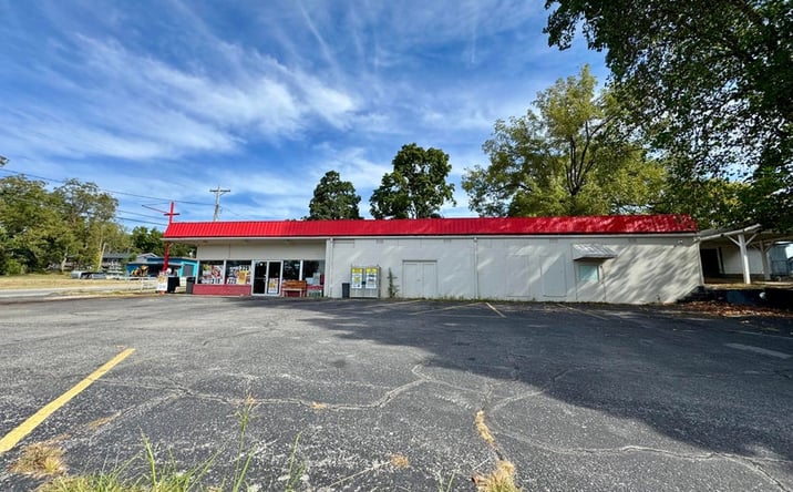 Pictures of Special Purpose property located at 804 Saint Louis Street, West Plains, MO 65775 for sales - image #1