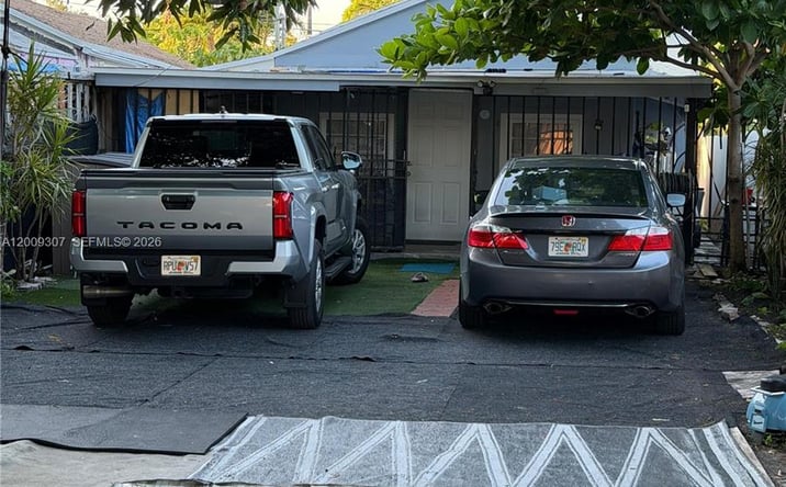 Pictures of Multifamily property located at 1111 NW 26th St, Miami, FL 33127 for sales - image #1