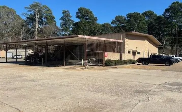 Pictures of Industrial property located at 4910 N Market St, Shreveport, LA 71107 for sales - image #1