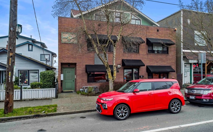 Pictures of Multifamily, Retail property located at 6512 Phinney Ave N, Seattle, WA 98103 for sales - image #1