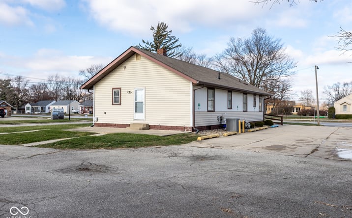 Pictures of Office property located at 417 West 38th Street, Anderson, IN 46013 for sales - image #1