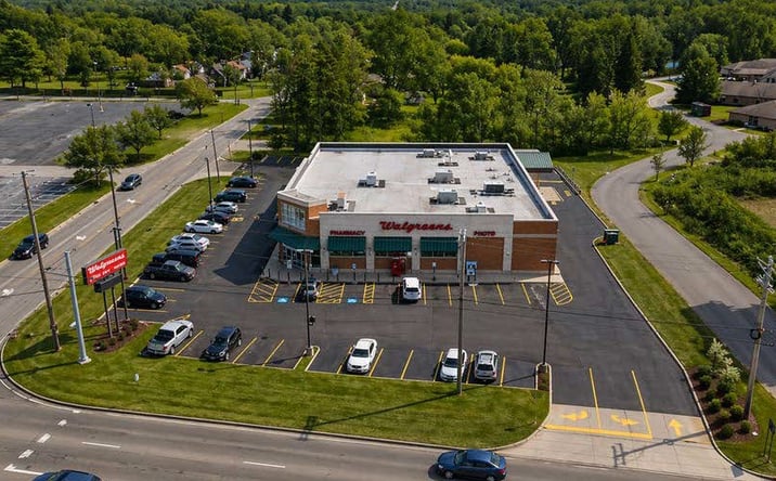 Pictures of Retail property located at 3390 Elm Road N.E., Warren, OH 44483 for sales - image #1