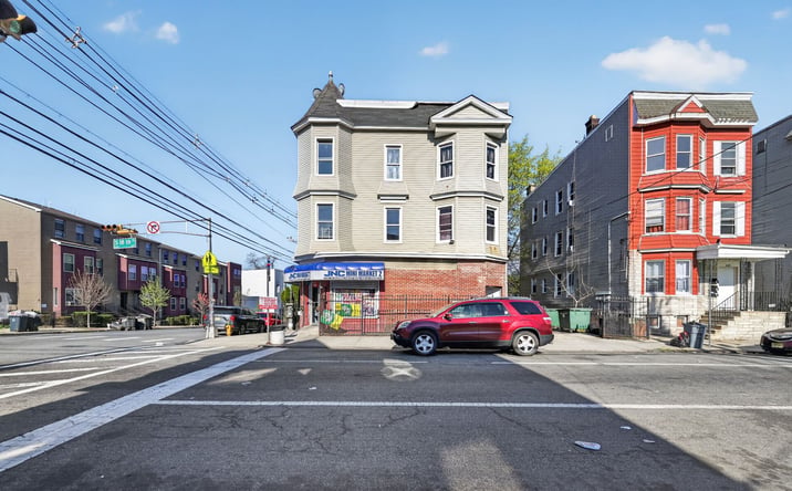 Pictures of Retail, Multifamily, Mixed Use property located at 661 South 18th Street, Newark, NJ 07103 for sales - image #1