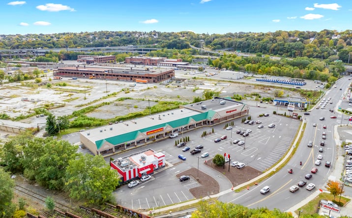 Pictures of Retail property located at 649 W MAIN ST, WATERBURY, CT 06702-1082 for sales - image #1
