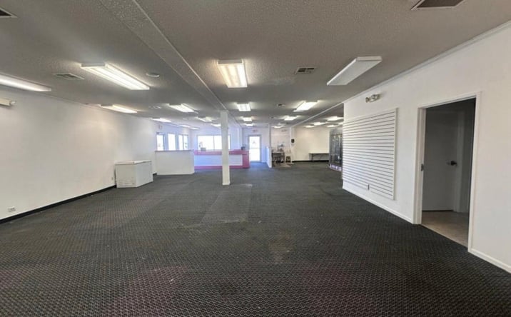 Pictures of Retail, Mixed Use property located at 320 North 2nd Street, Floydada, TX 79235 for sales - image #1