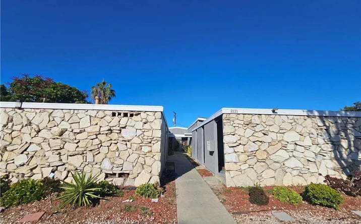 Pictures of Multifamily property located at 2121 W Catalina, Anaheim, CA 92801 for sales - image #1