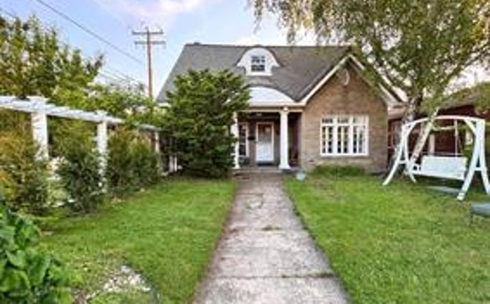 Pictures of Multifamily, Business for Sale property located at 2926 STATE Street, Erie, PA 16508 for sales - image #1