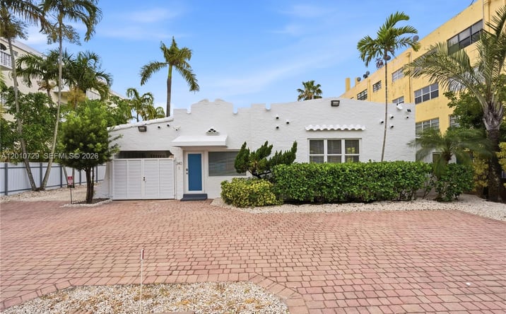 Pictures of Multifamily property located at 340 NE 125th St, North Miami, FL 33161 for sales - image #1