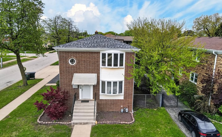 Pictures of Multifamily property located at 4420 VERNON Avenue, Brookfield, IL 60513 for sales - image #1