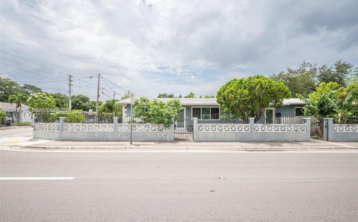 Pictures of Multifamily property located at 5204 N Miami Ave, Miami, FL 33127 for sales - image #1