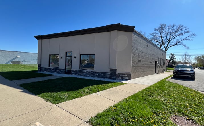 Pictures of Retail property located at 2827 Fort St, Lincoln Park, MI 48146 for sales - image #1