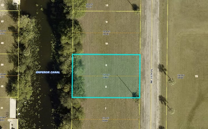 Pictures of Retail property located at 1702 NE 10th Place, Cape Coral, FL 33909 for sales - image #1