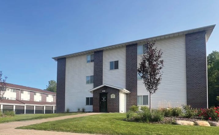 Pictures of Multifamily property located at 2807 Lincoln Way, Sioux City, IA 51106 for sales - image #1