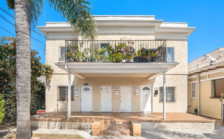 Pictures of Multifamily property located at 1543 W 22nd Pl, Los Angeles, CA 90007 for sales - image #1