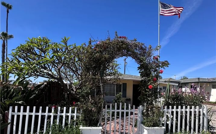 Pictures of Multifamily property located at 103 E Mariposa, San Clemente, CA 92672 for sales - image #1