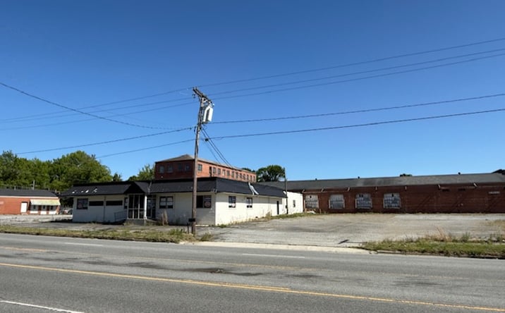 Pictures of Retail property located at 1569 NATIONAL HWY, THOMASVILLE, NC 27360-2321 for sales - image #1