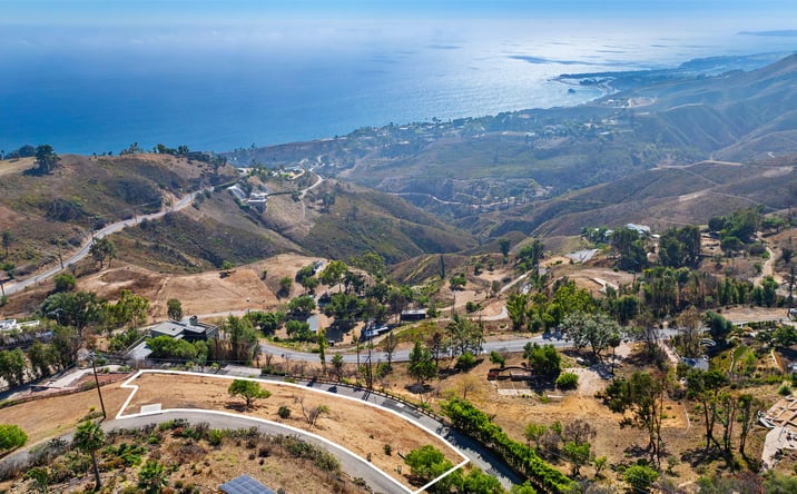 Pictures of Land property located at 21800 Azurelee Drive, Malibu, CA 90265 for sales - image #1