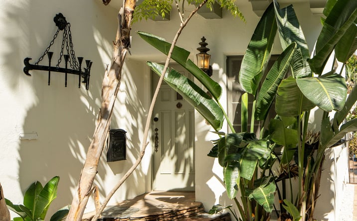 Pictures of Multifamily property located at 2320 Beachwood Drive, Los Angeles, CA 90068 for sales - image #1