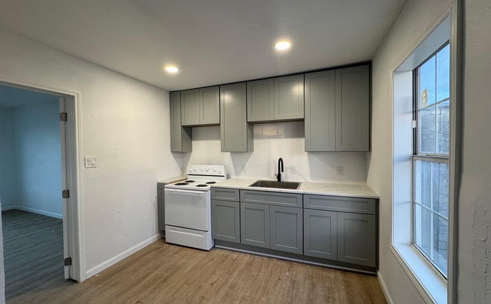 Pictures of Multifamily property located at 4831 Gulf Freeway, Houston, TX 77023-4511, 4835 Gulf Freeway, Houston, TX 77023, 4839 Gulf Freeway, Houston, TX 77023 for sales - image #1
