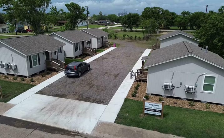 Pictures of Multifamily property located at 8 S Avenue B, Freeport, TX 77541 for sales - image #1