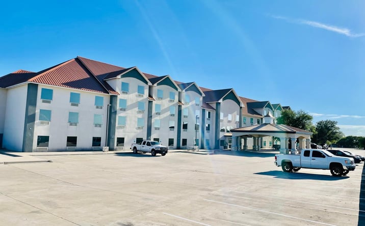 Pictures of Hospitality property located at 2127 North Esplanade Street, Cuero, TX 77954 for sales - image #1