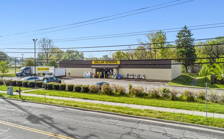 Pictures of Retail property located at 137 West Main Street, Hebron, OH 43025 for sales - image #1