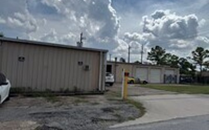 Pictures of Industrial property located at 501 E Parker Rd, Houston, TX 77076 for sales - image #1