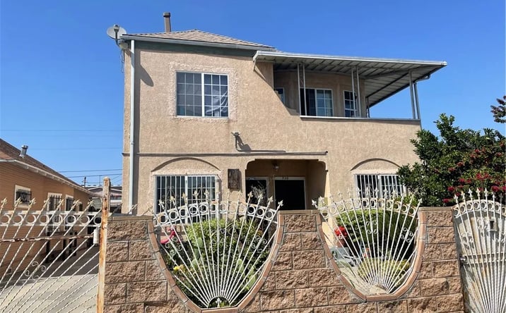 Pictures of Multifamily property located at 705 W 41st Drive, Los Angeles, CA 90037 for sales - image #1