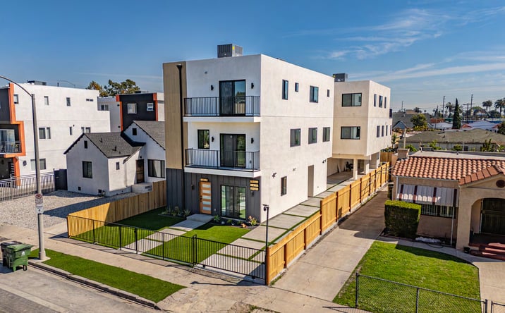 Pictures of Multifamily property located at 2424 S West View, Los Angeles, CA 90016 for sales - image #1