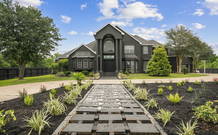 Pictures of Mixed Use property located at 2027 Cullen Boulevard, Pearland, TX 77581 for sales - image #1
