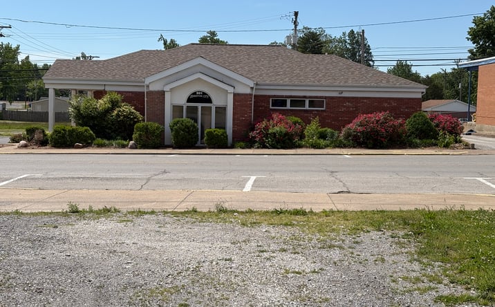 Pictures of Special Purpose property located at 201 West Broadway Boulevard, Johnston City, IL 62951 for sales - image #1