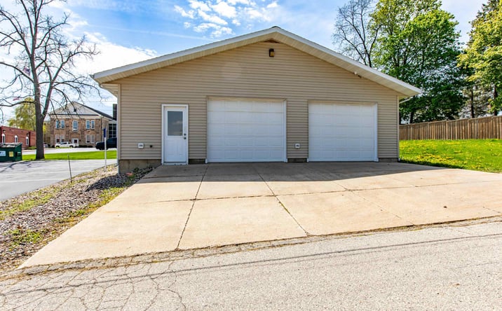 Pictures of Office, Retail, Industrial property located at 308 N Montgomery, Dodgeville, WI 53533 for sales - image #1