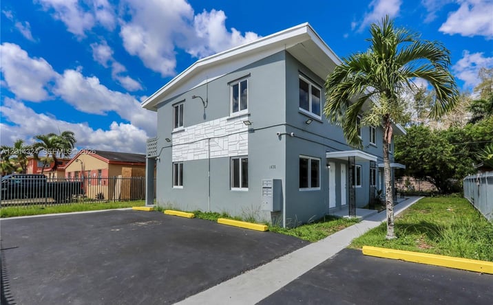 Pictures of Multifamily property located at 1430 NW 2nd Ave, Florida City, FL 33034 for sales - image #1