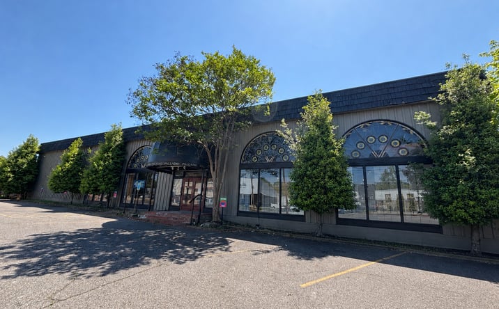 Pictures of Retail property located at 2169 Central Ave, Memphis, TN 38104 for sales - image #1