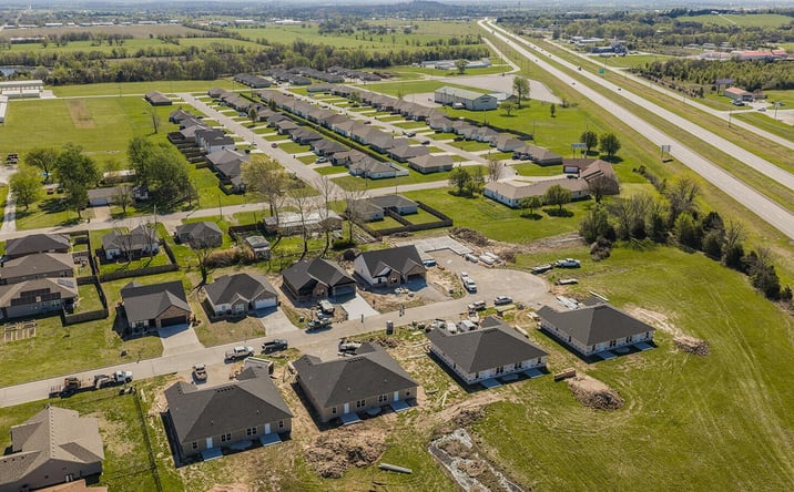 Pictures of Multifamily property located at 2721/2723 S Caden Ln, Bolivar, MO 65613 for sales - image #1