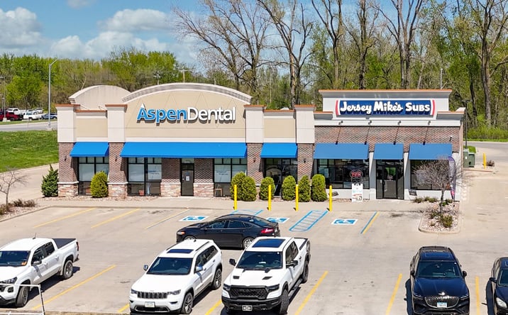 Pictures of Retail property located at 1255 Theatre Drive, Ottumwa, IA 52501 for sales - image #1